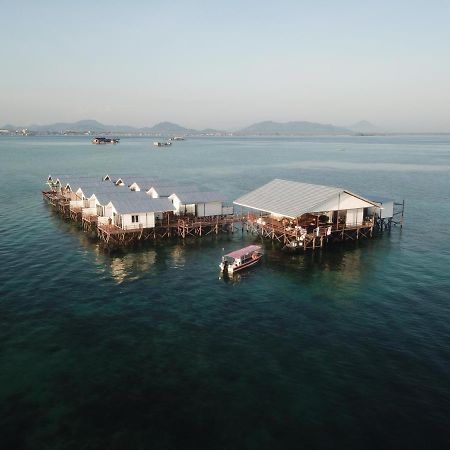 ホテルShun Shun Water Bungalows センポルナ エクステリア 写真